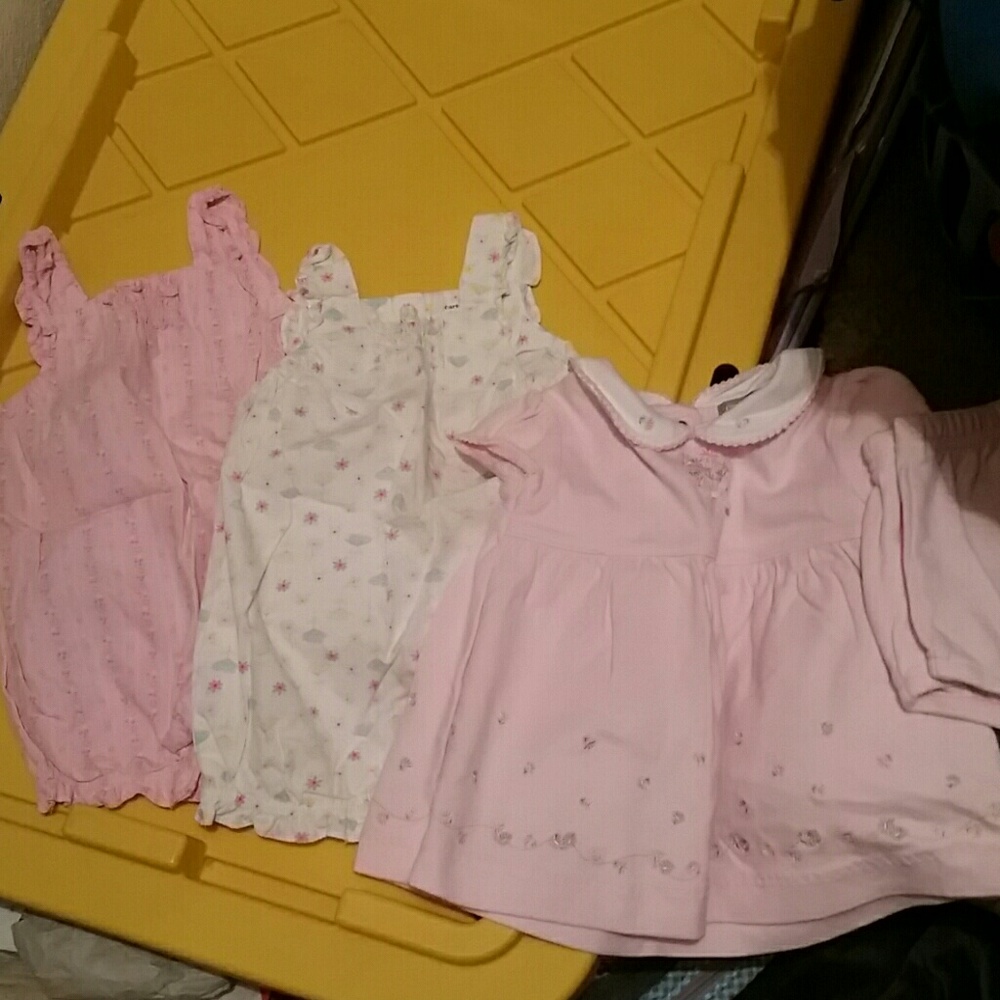 3 outfits Carters💗Summer clothes